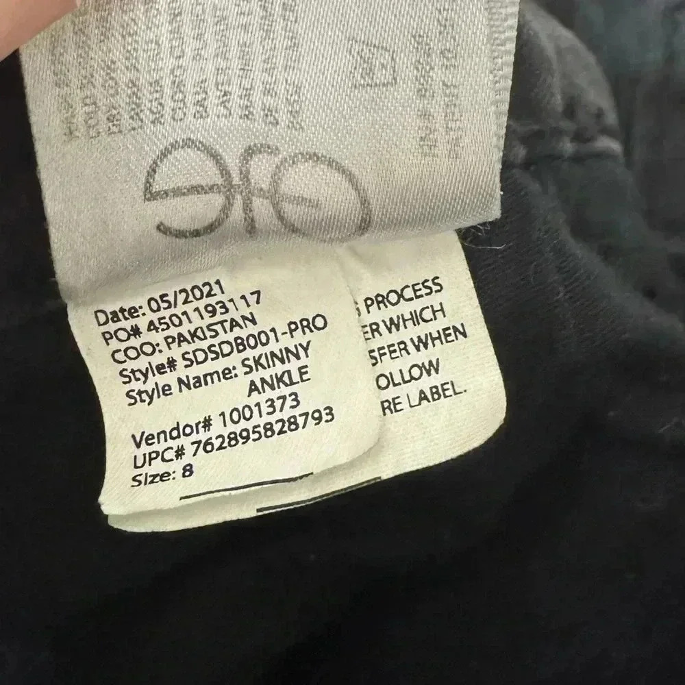 Social Standard by Sanctuary Ankle Skinny Mid Rise Flex Jean in Black Grey Camo - Picture 11 of 14